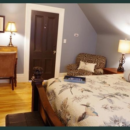 פרדריקטון Quartermain House Bed & Breakfast מראה חיצוני תמונה