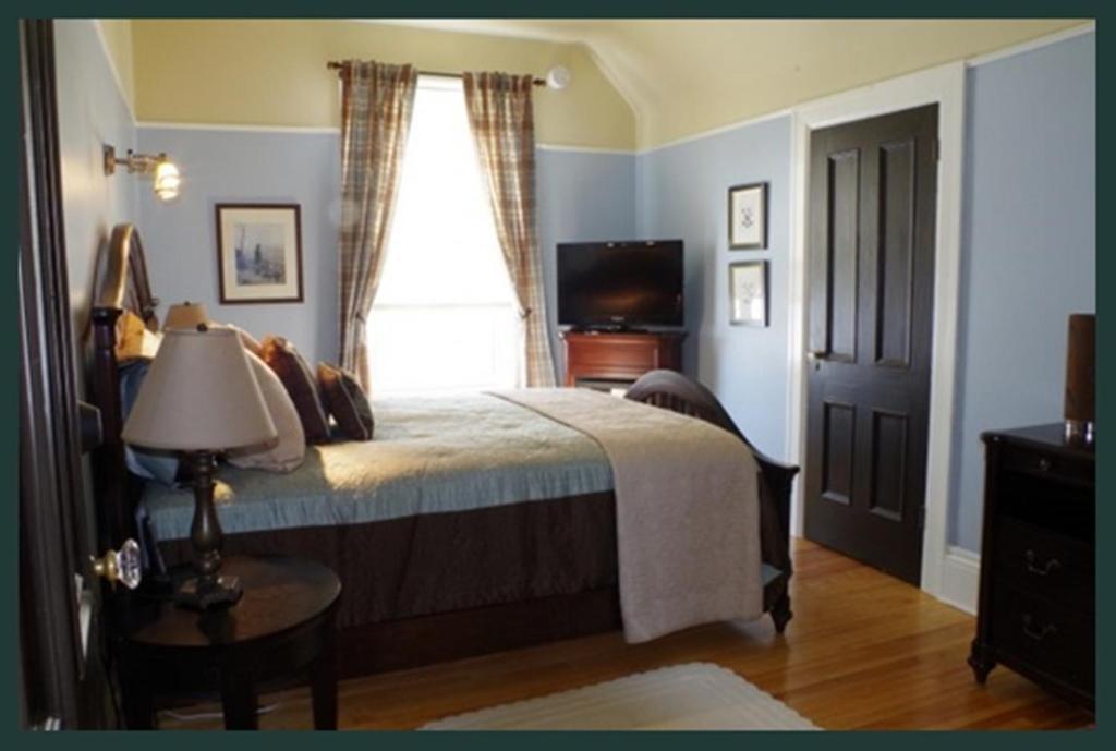 פרדריקטון Quartermain House Bed & Breakfast חדר תמונה