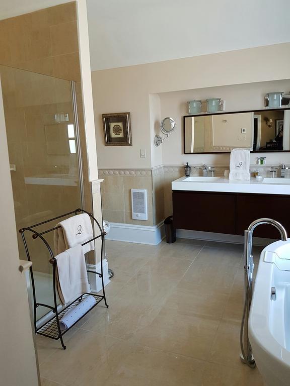 פרדריקטון Quartermain House Bed & Breakfast מראה חיצוני תמונה